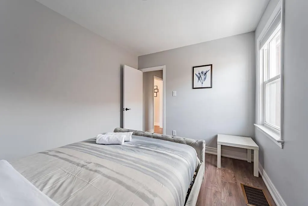 Cheerful 3 Bedrooms Free Parking Toronto
