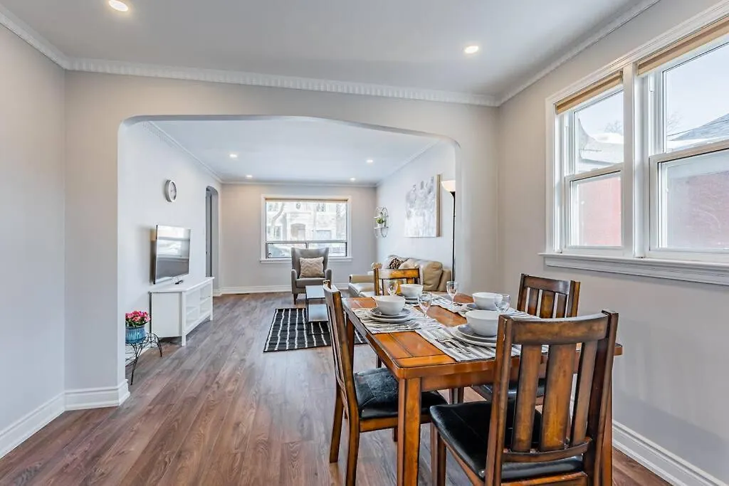 Cheerful 3 Bedrooms Free Parking Toronto Canada