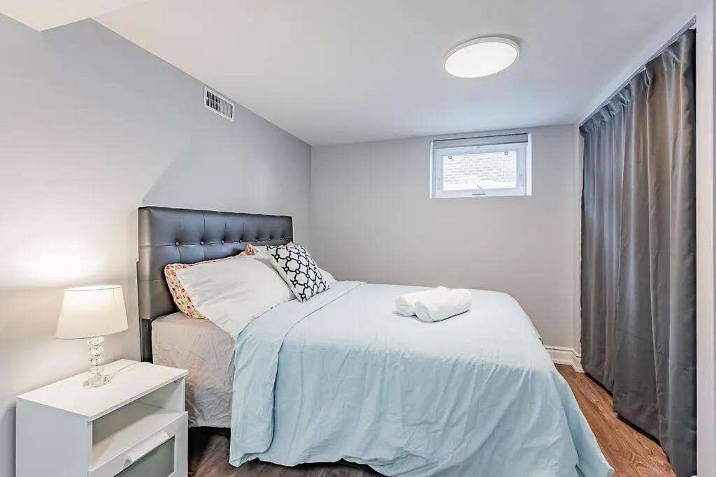 Cheerful 3 Bedrooms Free Parking Toronto Chalet