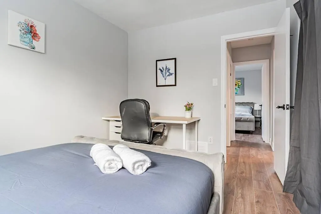 Cheerful 3 Bedrooms Free Parking Toronto 0*,
